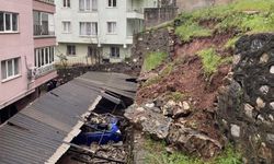 İstinat duvarı çöktü, araçlar ezildi!