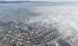 Yoğun sis, şehri yuttu