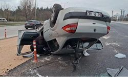 Otomobil savrularak takla attı!