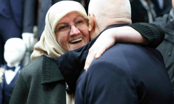 Bozbey çarşı esnafıyla bayramlaştı