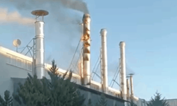 Fabrika bacası alev aldı!