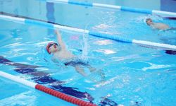 Yüzme şenliğinde kupalar sahiplerini buldu