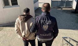 Aranan firari yakayı ele verdi