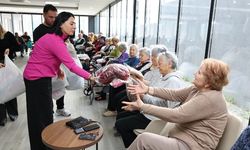 Nilüferli kadınlardan huzurevine ziyaret