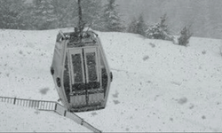 Uludağ'da lapa lapa kar yağdı