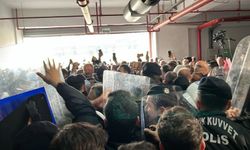 Bursa'da belediye binası önünde arbede!