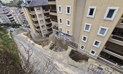 BURSA'DA İSTİNAT DUVARI ÇÖKTÜ