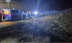 Maden işçilerini taşıyan minibüs devrildi!