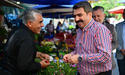 BAŞKAN YILMAZ ESNAF VE VATANDAŞLA BAYRAMLAŞTI