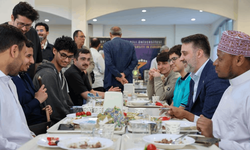 Biba, bayram sabahı öğrencilerle buluştu