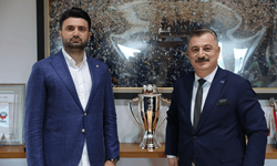 A Parti'den şampiyon takıma ziyaret