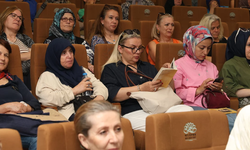 Nilüferli kadınlar yılın yazarını şiirleri ile andı