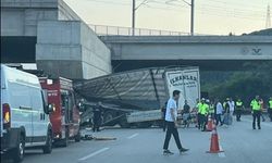 FECİ KAZA: TIR, KÖPRÜ AYAĞINA ÇARPTI!