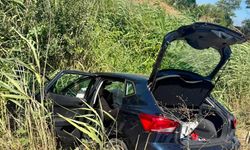 Bursa'da otomobil, sulama kanalına devrildi