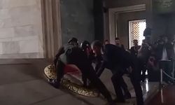 YENİ PARTİ GENEL BAŞKANI ÖZGÜR ÖZEL ANITKABİR'DE