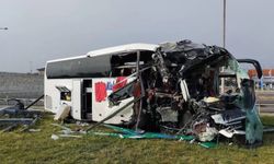 YOLCU OTOBÜSÜNDE FECİ KAZA!