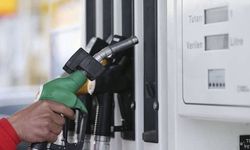 ÇİFTE ZAM GELDİ: MOTORİN 80 LİRAYI AŞTI!