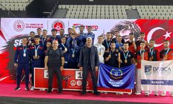 Büyükşehir sporcuları madalyaları topluyor