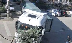 BURSA'DA DÖNÜŞ YAPARKEN SOKAKTA HER ŞEYİ DEVİRDİ!