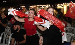 BURSA’DA MEYDANLAR MİLLİ HEYECANLA DOLDU TAŞTI!