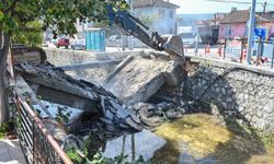 BURSA'DA 56 YILLIK KÖPRÜ TARİHE KARIŞTI!