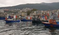 GEMLİK’TE CUMHURİYET COŞKUSU DENİZE TAŞINDI!