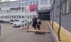BURSA’DA KAPILARI KARTLA AÇAN KADIN HIRSIZ YAKALANDI