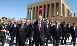 CUMHURBAŞKANI VE DEVLET ERKANI ANITKABİR'DE