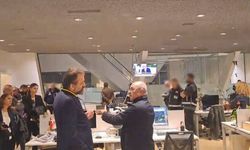 HALK TV’DE POLİS ARAMASI SONA ERDİ! ÇALIŞANLAR BİNAYA GİRDİ