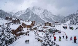 ULUDAĞ'A LAPA LAPA KAR GELİYOR!