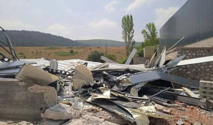 Bursa’daki kaçak fabrikaya yıkım!