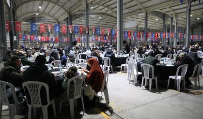 Büyükşehir’in iftar sofrası İnegöl’de kuruldu