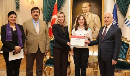 Bursa’nın raylarına kadın eli