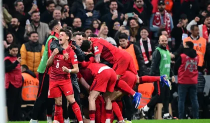 A Milliler play-off finaline yükseldi!