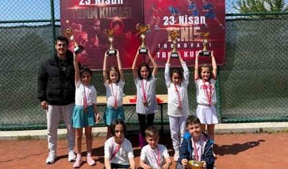 Osmangazili raketlerden madalya yağmuru