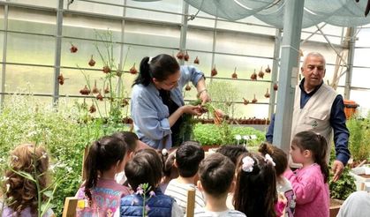 Çocuklar toprak sevgisini öğreniyor