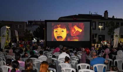 Osmangazi'den çocuklara ücretsiz sinema keyfi