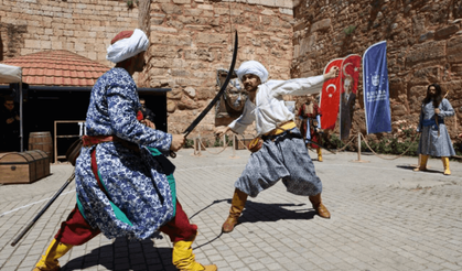 Türk kılıçları Zindankapı’da çarpıştı