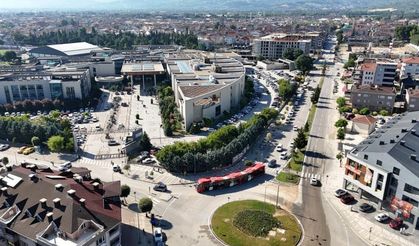 O ilçede metrobüs ilk kez görücüye çıktı