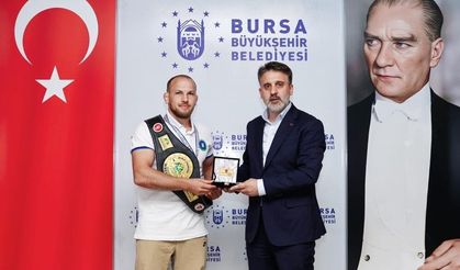 Biba'dan dünya şampiyonu güreşçiye tebrik