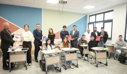 Yenişehir’de üniversite adaylarına kitap desteği
