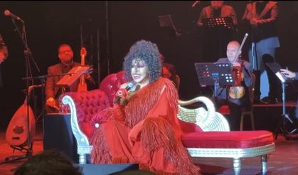 Bülent Ersoy memleketi Bursa'da sahne aldı