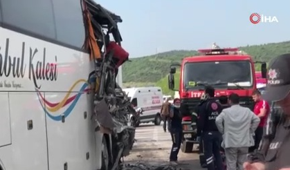 Bursa'da hafriyat kamyonu yolcu otobüsüne çarptı: 1 ölü 6 yaralı