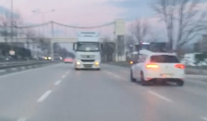 Görüntüler Bursa'dan... Trafikte ters giden kamyon önce korkuttu sonra...