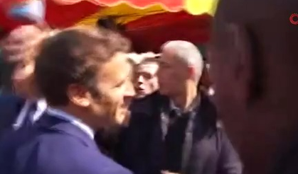 Macron’a domatesli saldırı