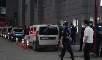 Bursa’da polis ekibine silahlı saldırı! 1'i polis, 2 yaralı