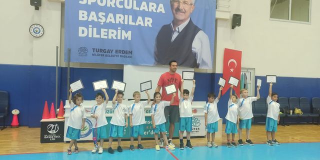 Nilüfer'in minik basketçileri sertifikalarını aldı