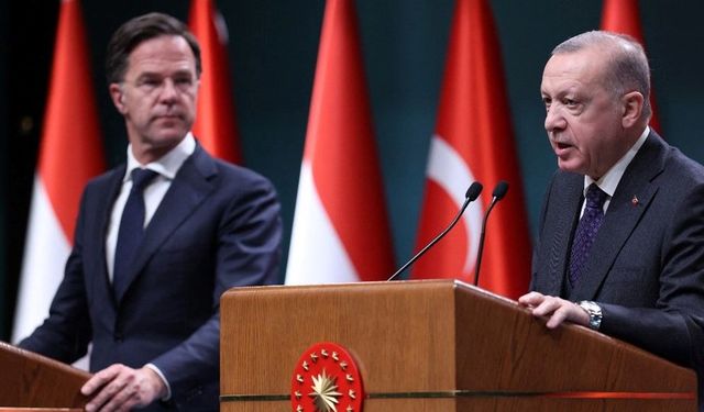 Erdoğan’dan Rutte’ye tebrik