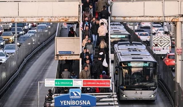 Metrobüs durağında çalışma: 75 gün sürecek