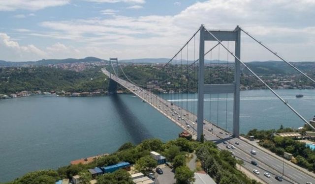 İstanbul Boğazı gemi trafiğine tekrar açıldı